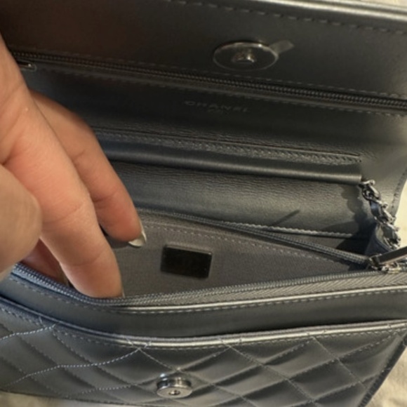 BNWB CHANEL classic wallet on chain WOC silver/pale blue leather iridescent - Picture 11 of 11